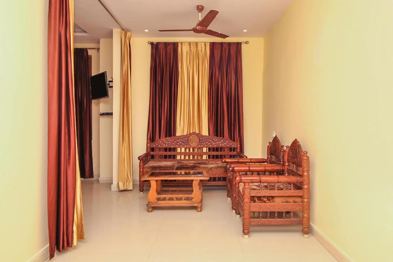 Oyo 7343 Al Shareef Palace Hyderabad Esterno foto